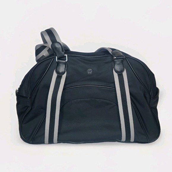 lululemon bag design Lululemon Small Lot of 2 Reusable Shopping Tote Lunch Bags  Red Green   NEW!